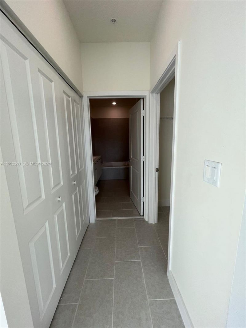 8167 NW 41st St, Unit E-402, Doral, FL 33166 Photo