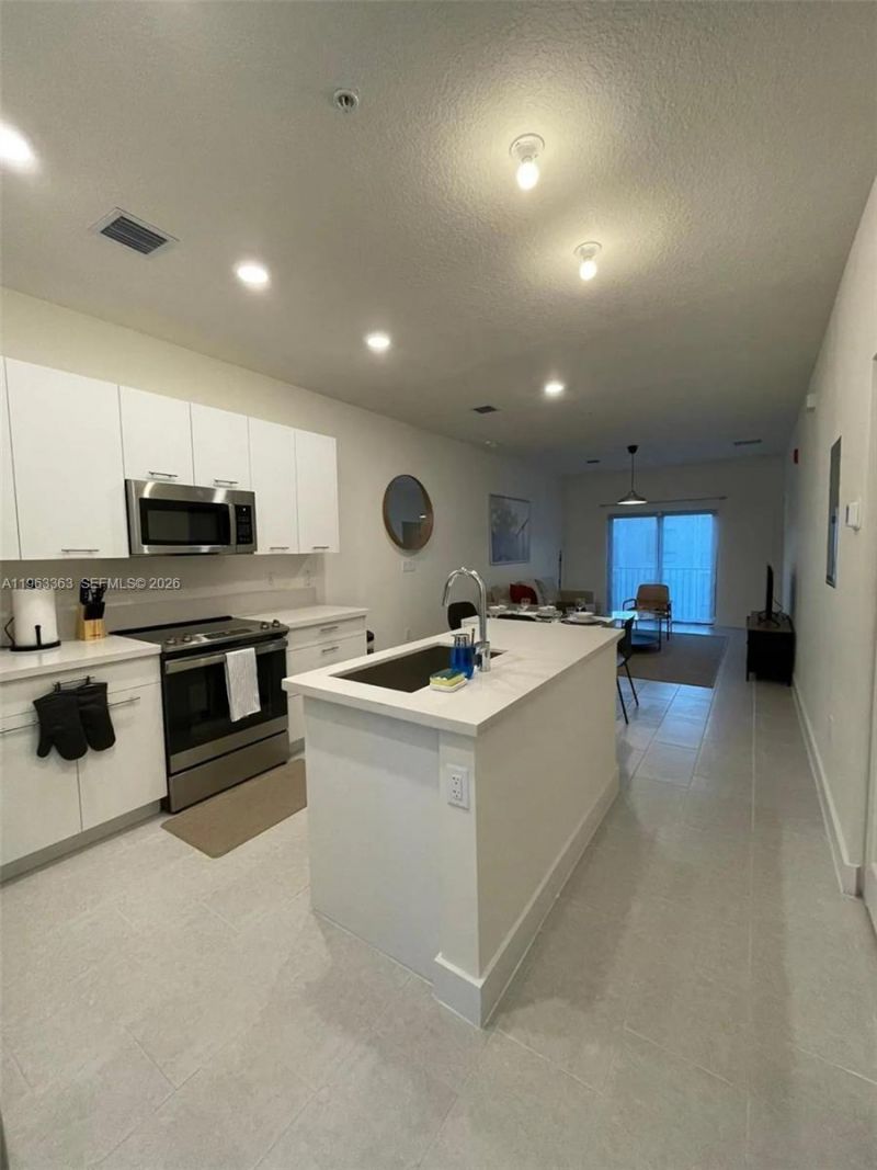 8167 NW 41st St, Unit E-402, Doral, FL 33166 Photo