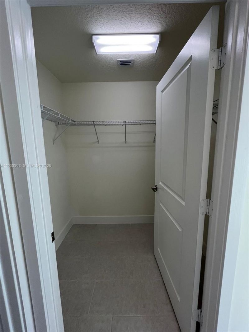 8167 NW 41st St, Unit E-402, Doral, FL 33166 Photo