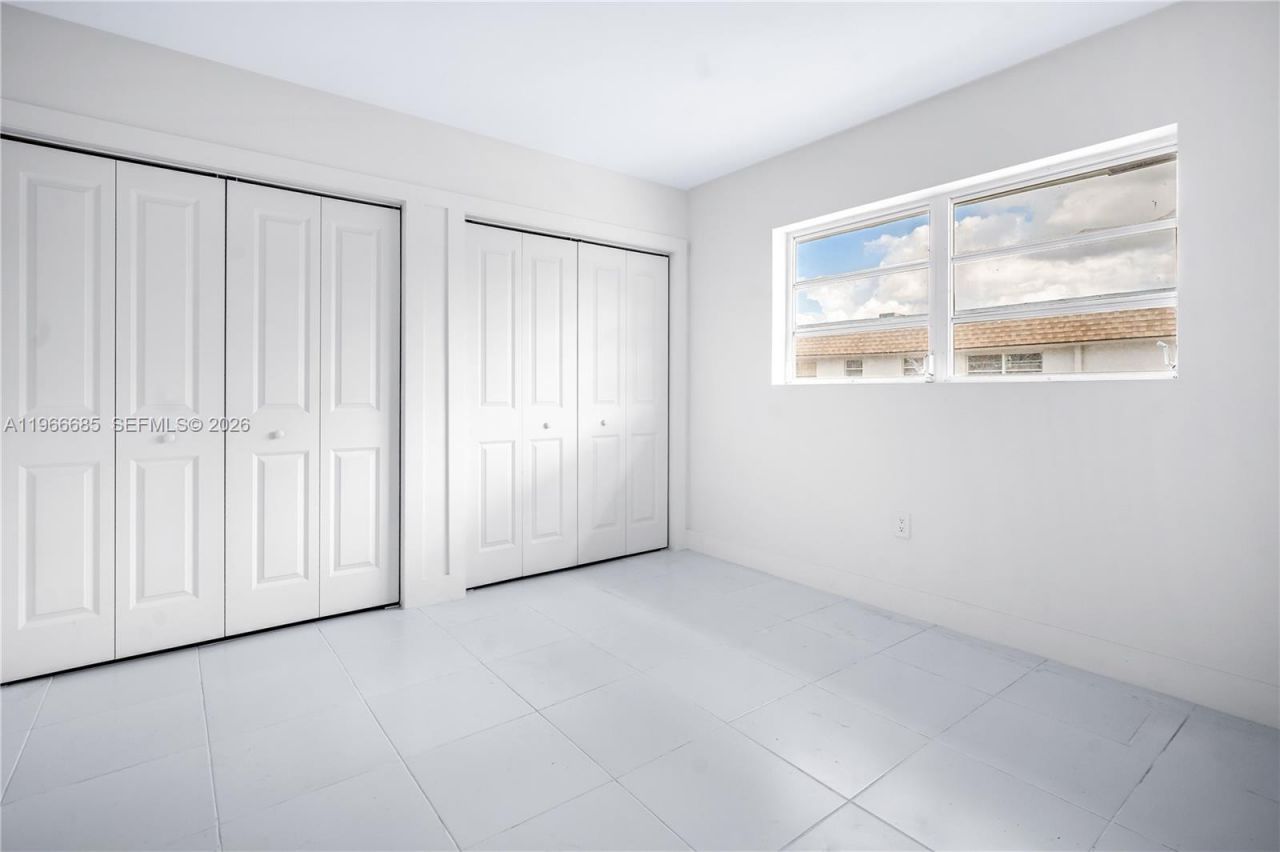 10305 SW 40th St, Miami, FL 33165 Photo