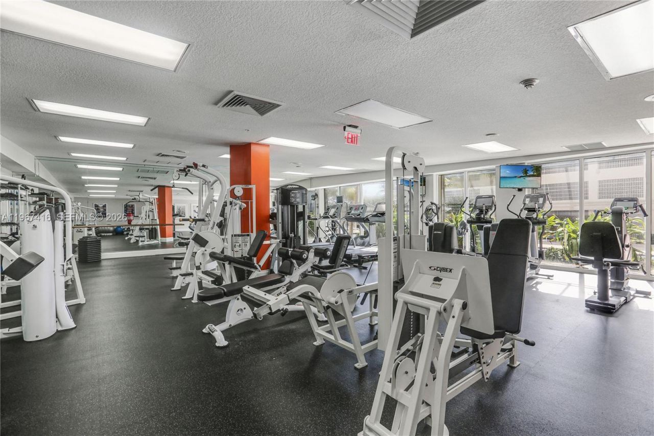 6051 N Ocean Dr, Unit 302, Hollywood, FL 33019 Photo