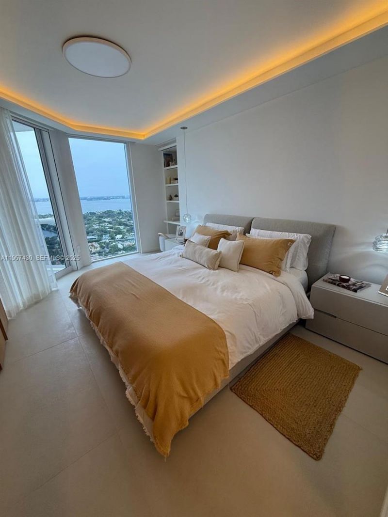 4775 Collins Ave, Unit 3706, Miami Beach, FL 33140 Photo