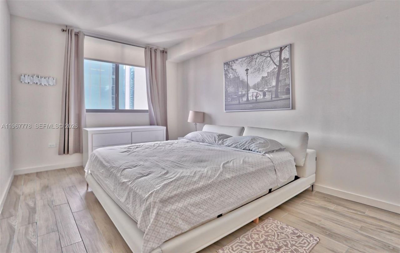 999 SW 1st Ave, Unit 2415, Miami, FL 33130 Photo