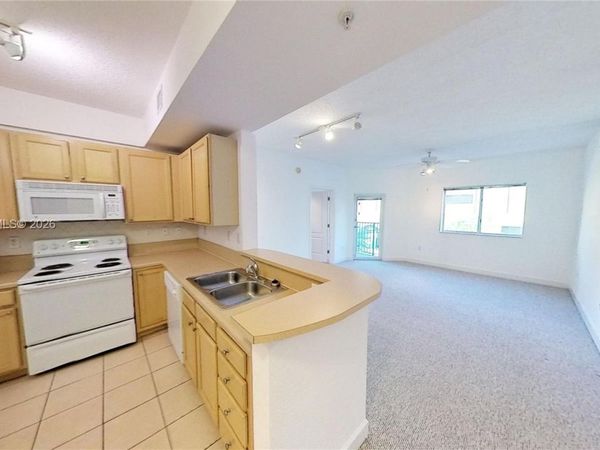 6001 SW 70th St , Unit 217, South Miami, FL 33143