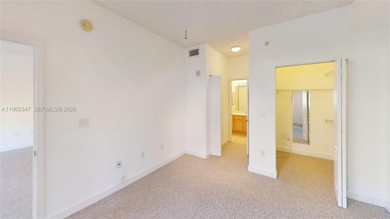 6001 SW 70th St , Unit 217, South Miami, FL 33143 Photo