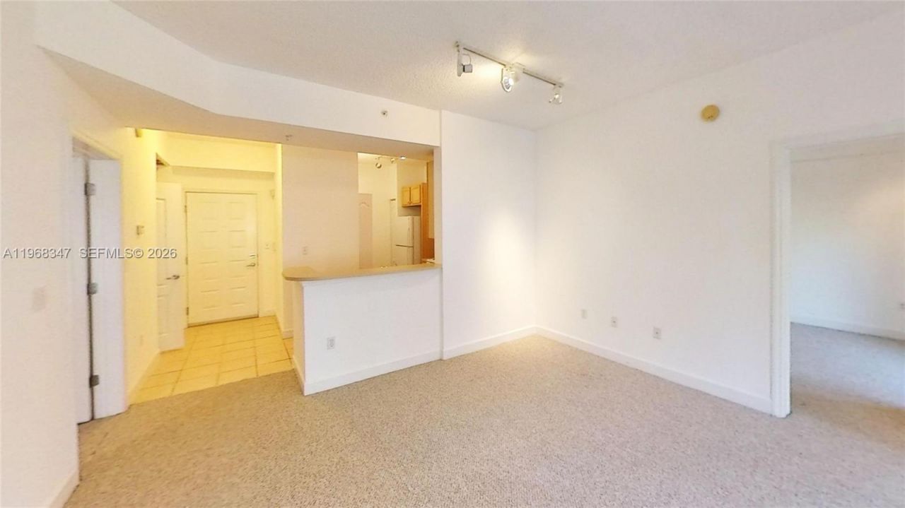 6001 SW 70th St , Unit 217, South Miami, FL 33143 Photo