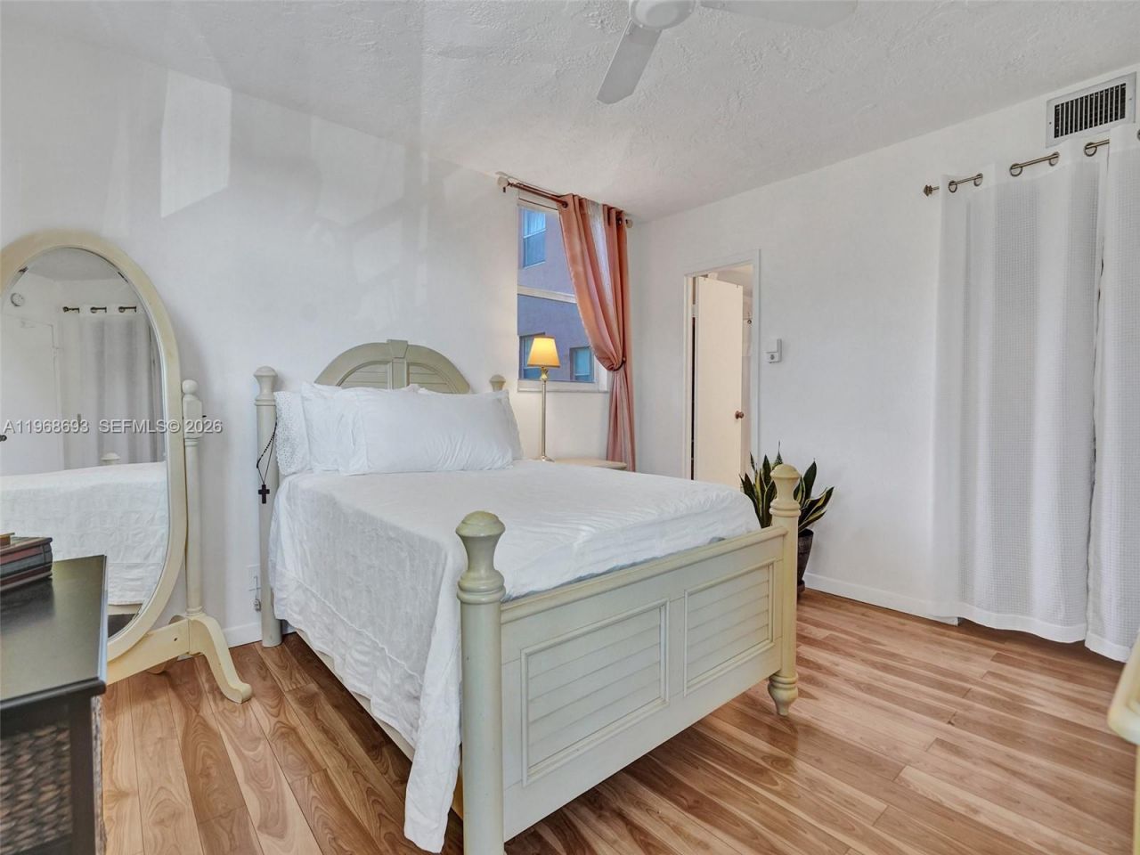 2861 Somerset Dr , Unit 211, Lauderdale Lakes, FL 33311 Photo