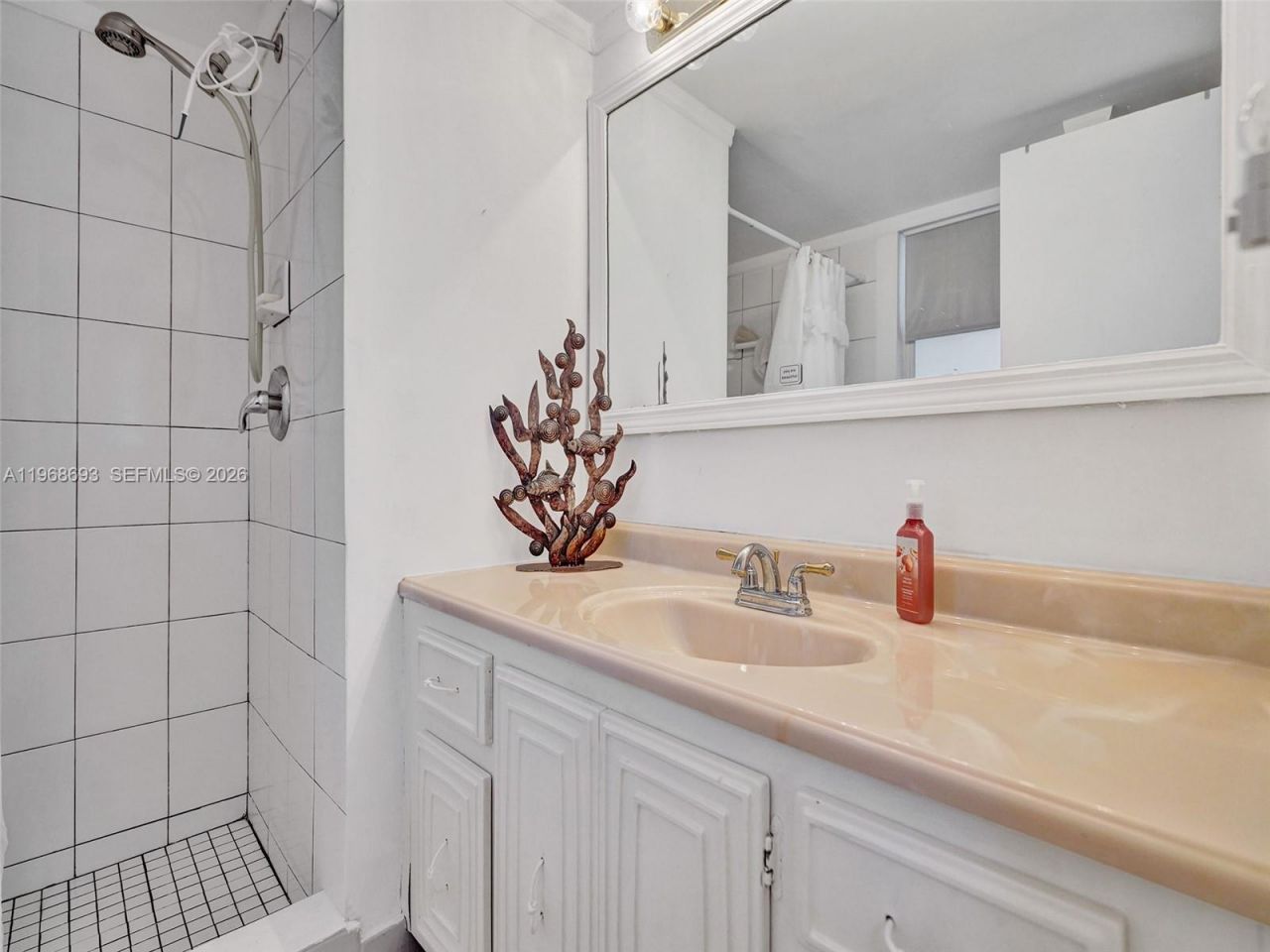 2861 Somerset Dr , Unit 211, Lauderdale Lakes, FL 33311 Photo