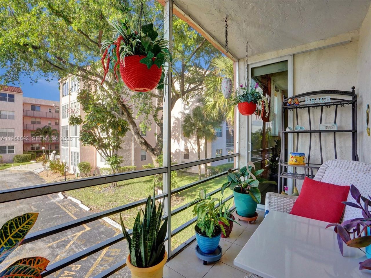 2861 Somerset Dr , Unit 211, Lauderdale Lakes, FL 33311 Photo