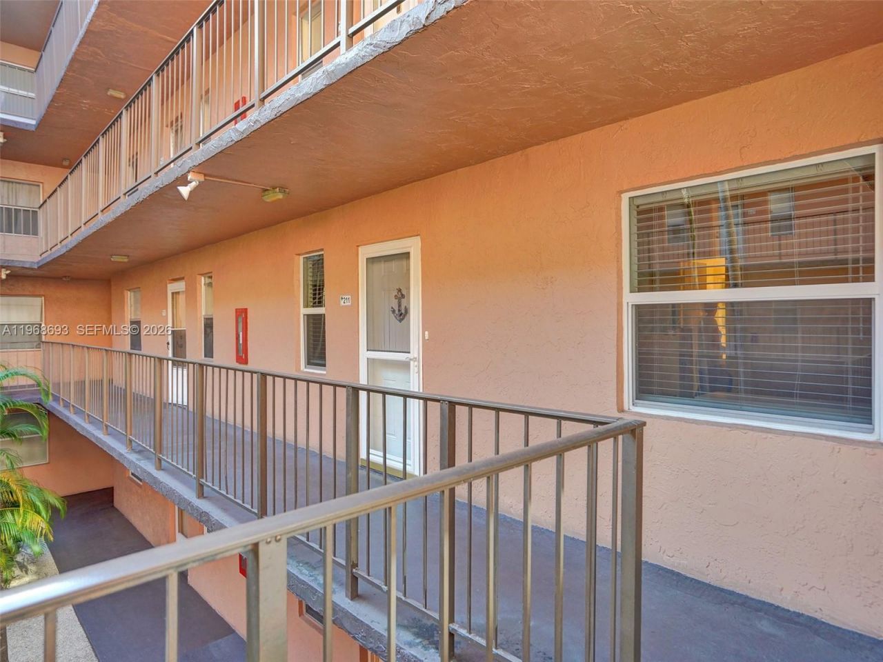 2861 Somerset Dr , Unit 211, Lauderdale Lakes, FL 33311 Photo