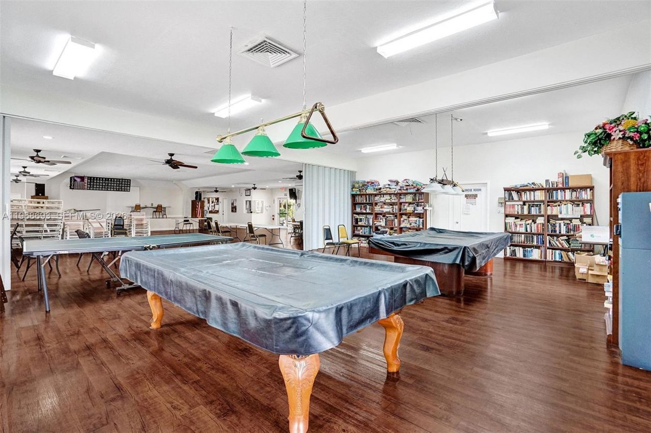 2861 Somerset Dr , Unit 211, Lauderdale Lakes, FL 33311 Photo