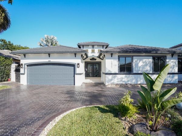 16401 NW 77th Pl, Miami Lakes, FL 33016