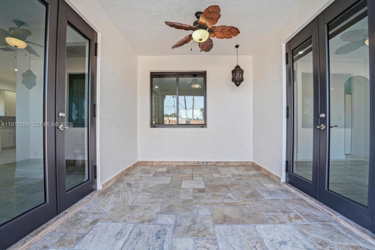 16401 NW 77th Pl, Miami Lakes, FL 33016 Photo