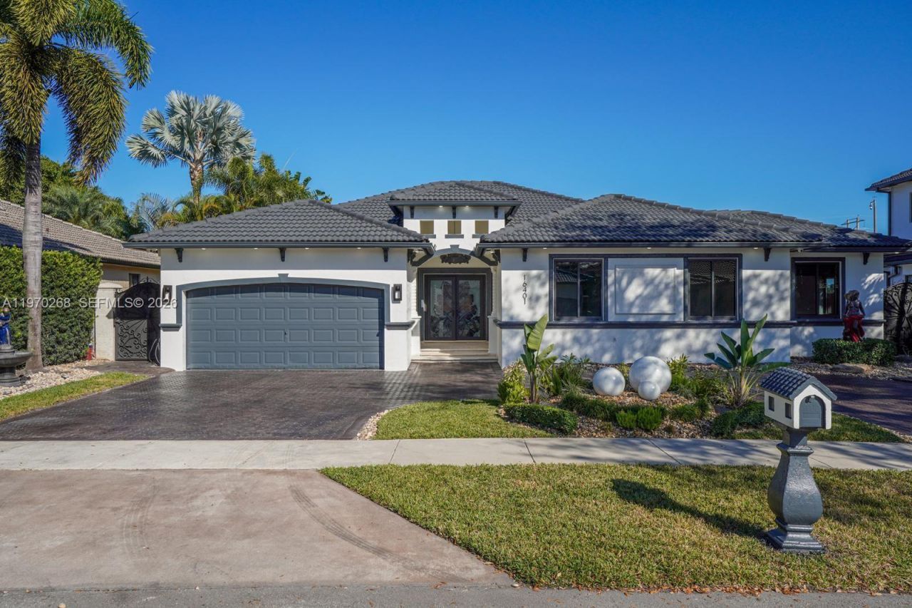 16401 NW 77th Pl, Miami Lakes, FL 33016 Photo