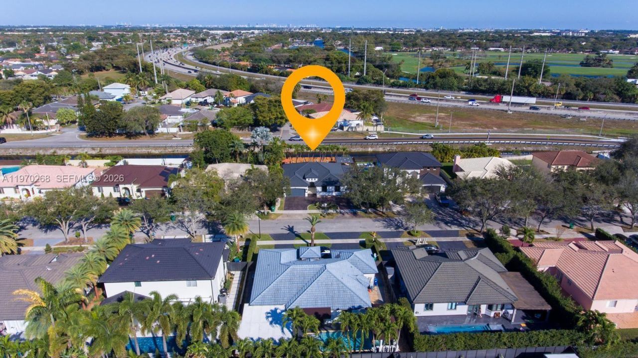 16401 NW 77th Pl, Miami Lakes, FL 33016 Photo