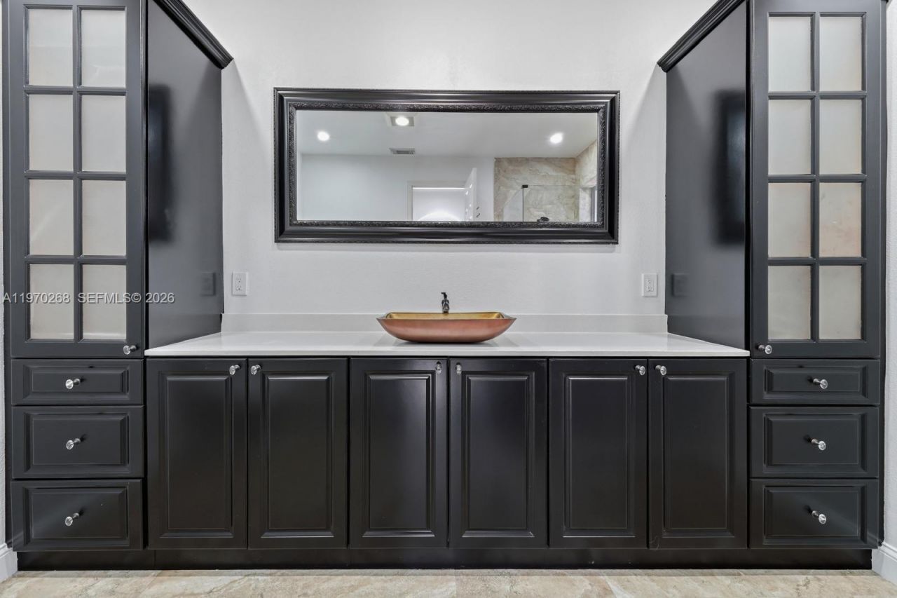 16401 NW 77th Pl, Miami Lakes, FL 33016 Photo