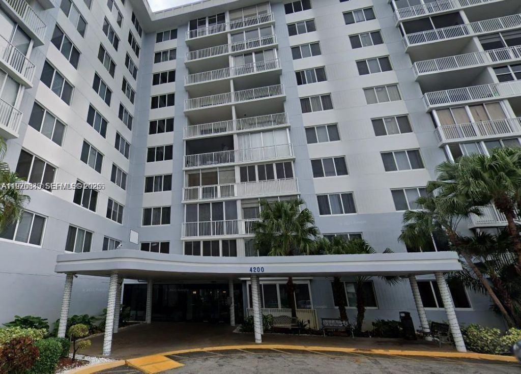 4200 Hillcrest Dr, Unit 206, Hollywood, FL 33021 Photo