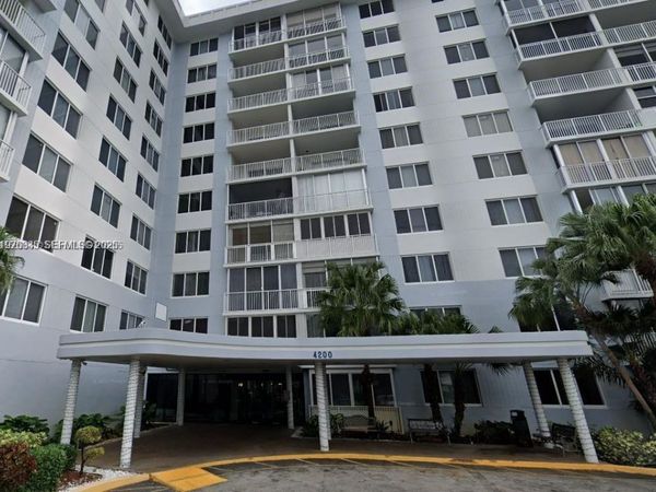 4200 Hillcrest Dr, Unit 206, Hollywood, FL 33021