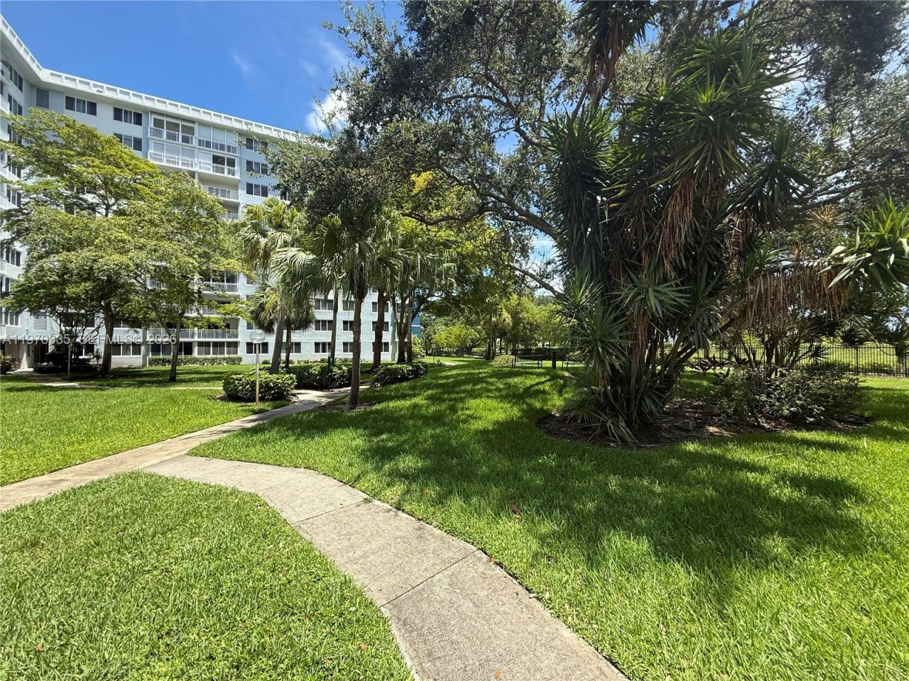 4200 Hillcrest Dr, Unit 206, Hollywood, FL 33021 Photo