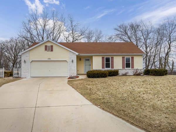 902 Anna Court, Waterloo, WI 53594