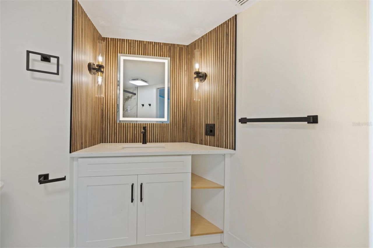 5921 Denver Street Ne, Saint Petersburg, FL 33703 Photo