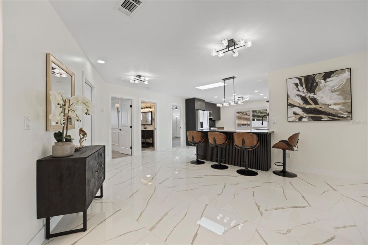 5921 Denver Street Ne, Saint Petersburg, FL 33703 Photo