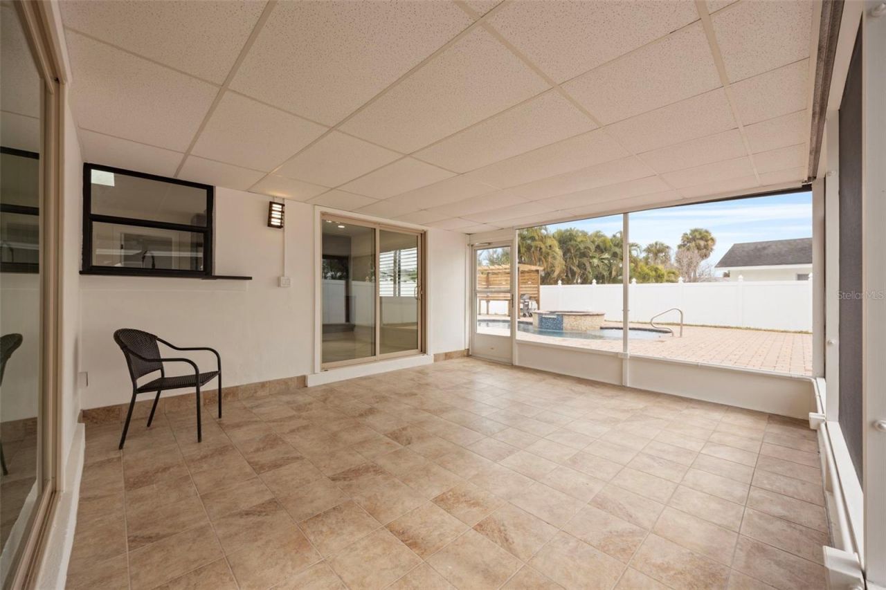 5921 Denver Street Ne, Saint Petersburg, FL 33703 Photo