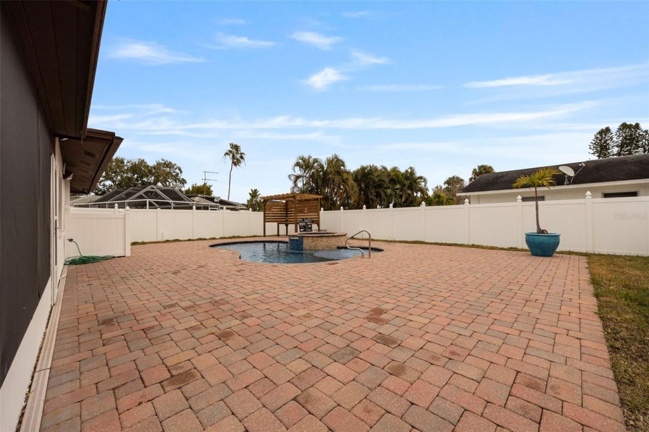 5921 Denver Street Ne, Saint Petersburg, FL 33703 Photo