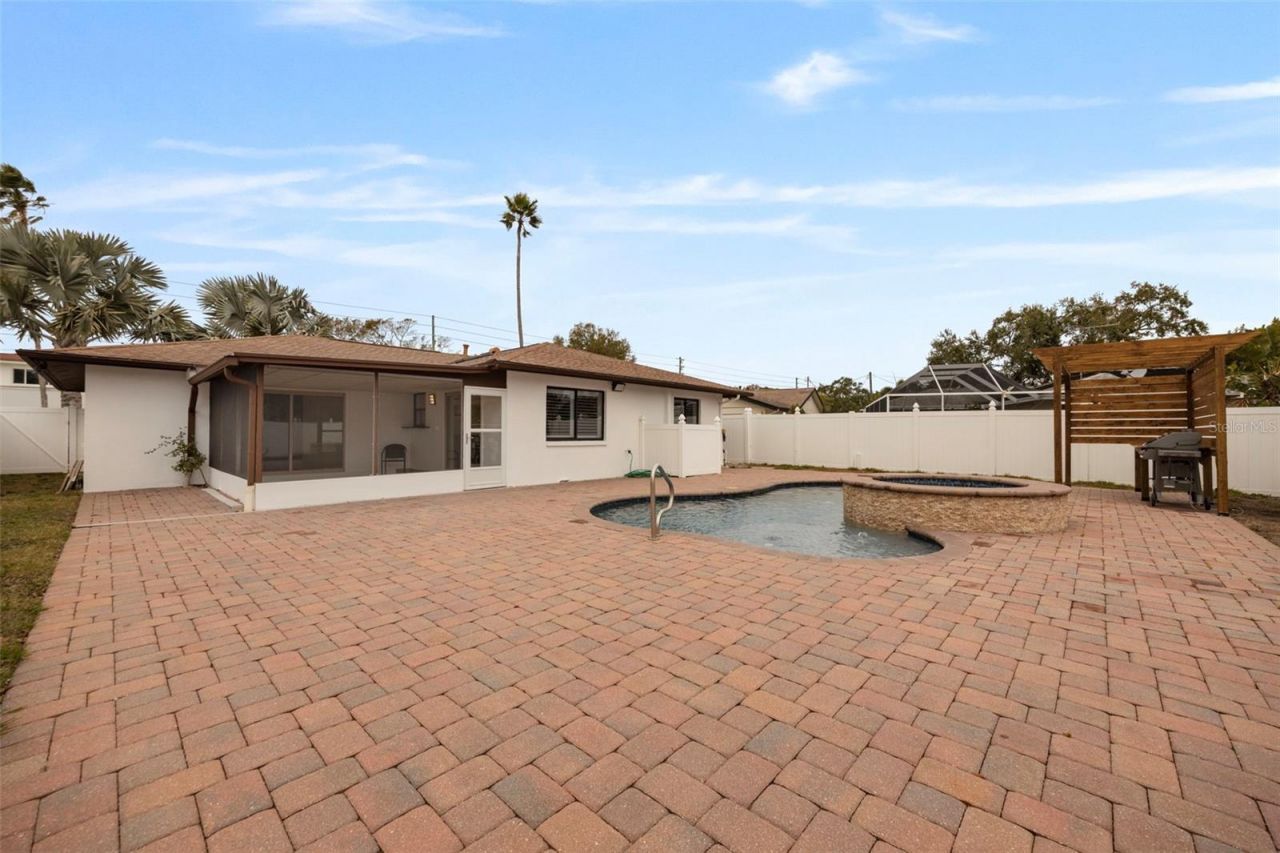 5921 Denver Street Ne, Saint Petersburg, FL 33703 Photo