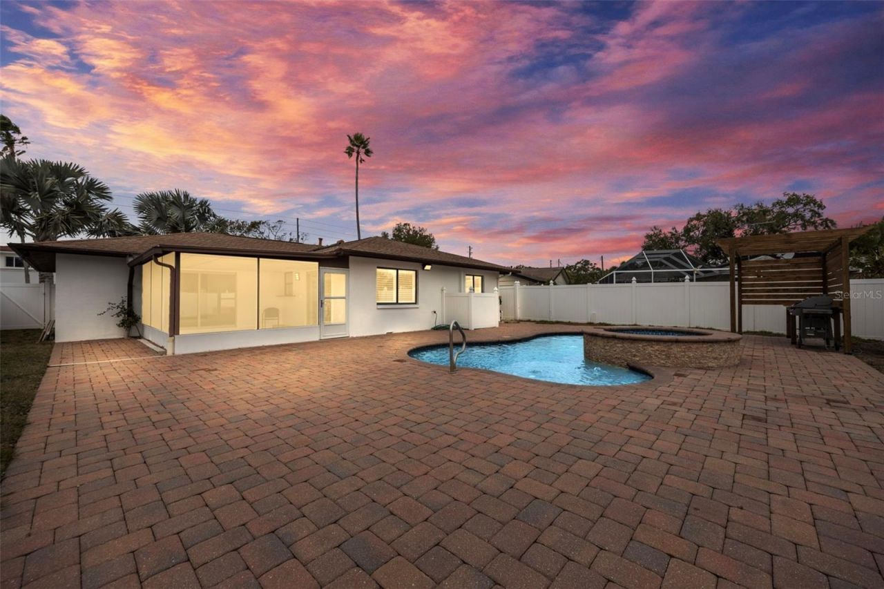 5921 Denver Street Ne, Saint Petersburg, FL 33703 Photo