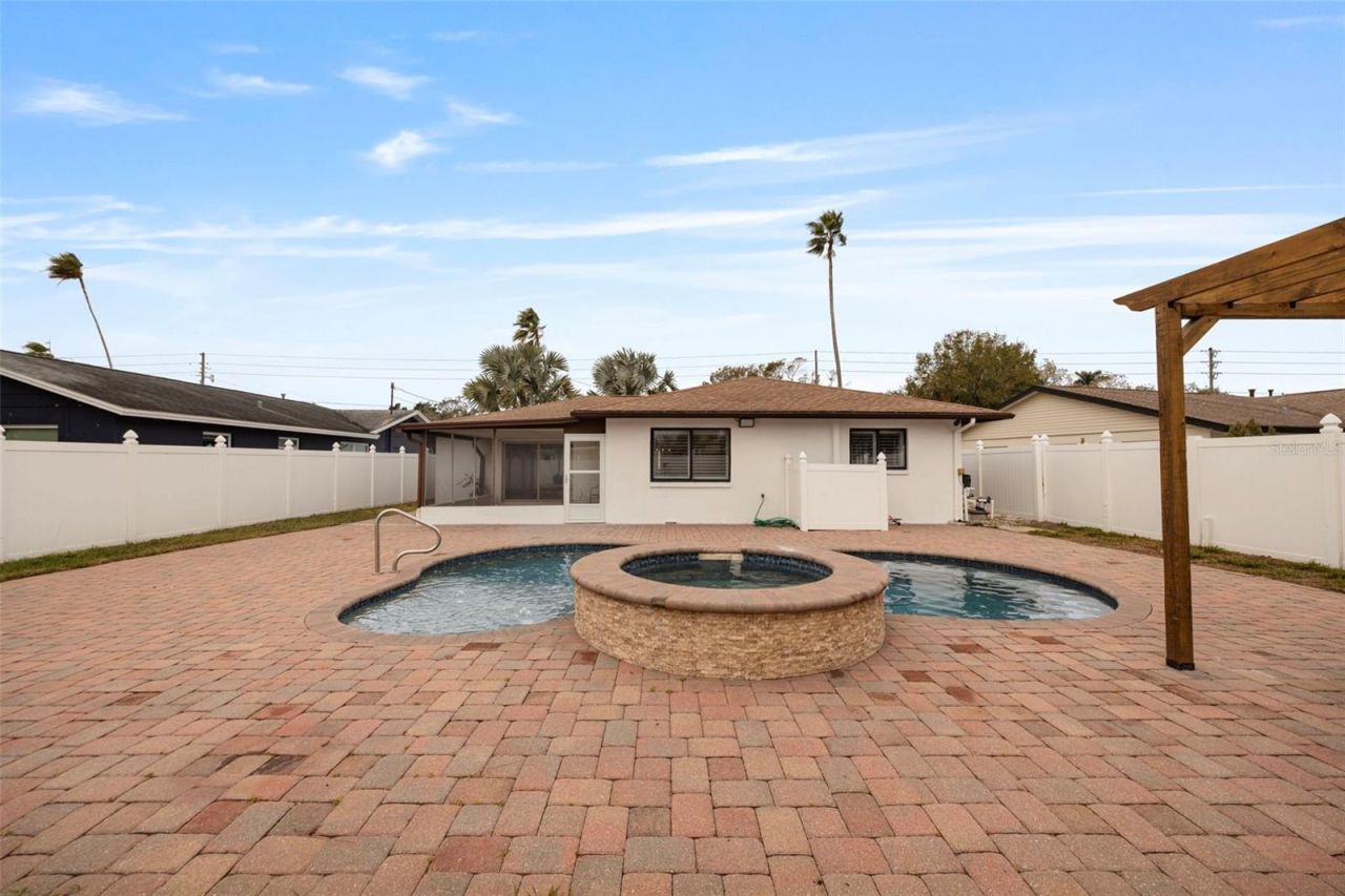 5921 Denver Street Ne, Saint Petersburg, FL 33703 Photo