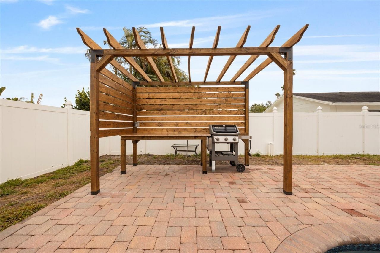 5921 Denver Street Ne, Saint Petersburg, FL 33703 Photo