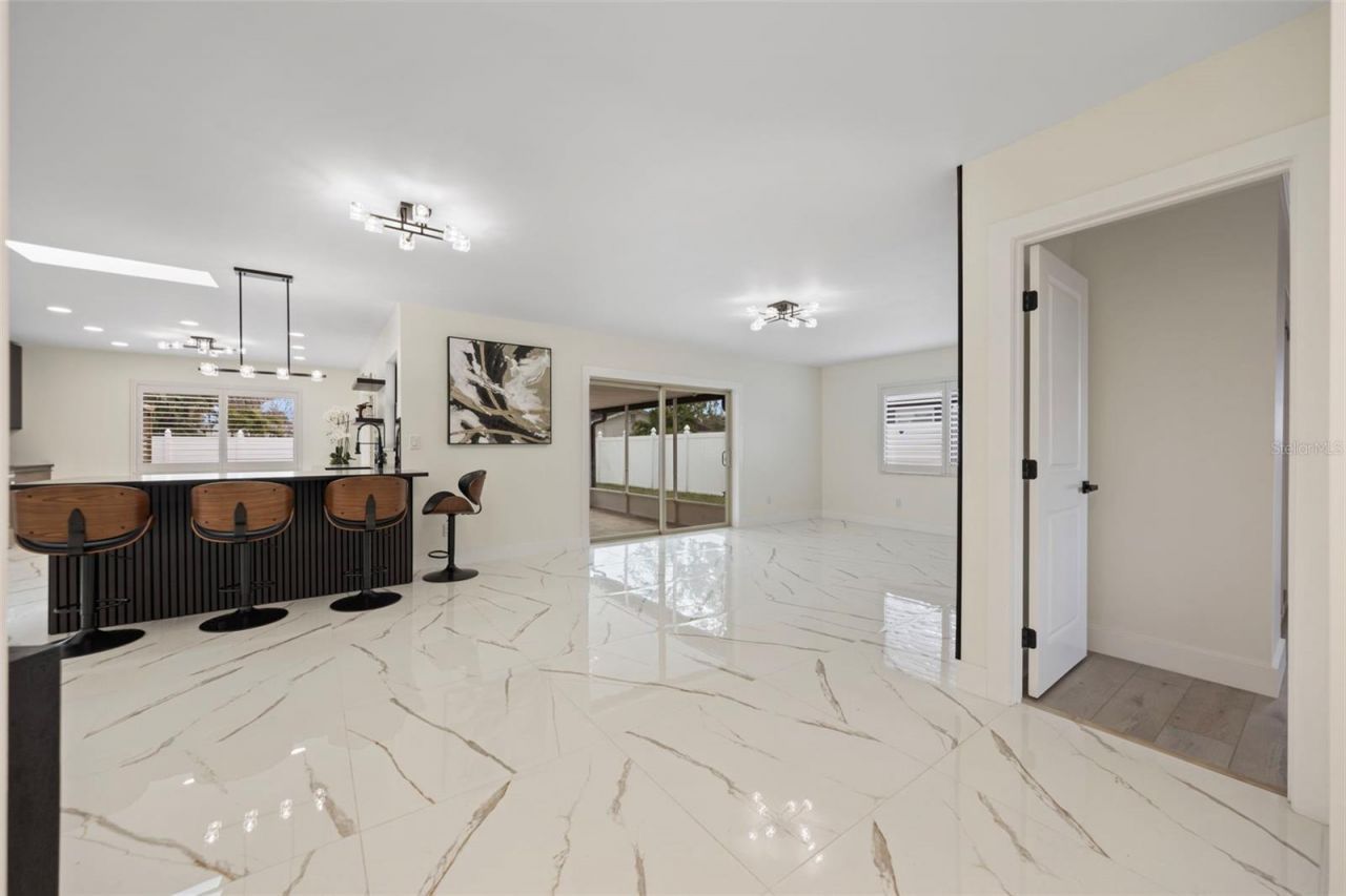 5921 Denver Street Ne, Saint Petersburg, FL 33703 Photo