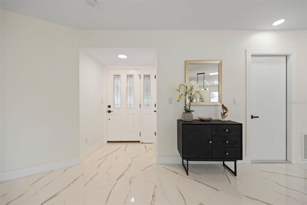 5921 Denver Street Ne, Saint Petersburg, FL 33703 Photo