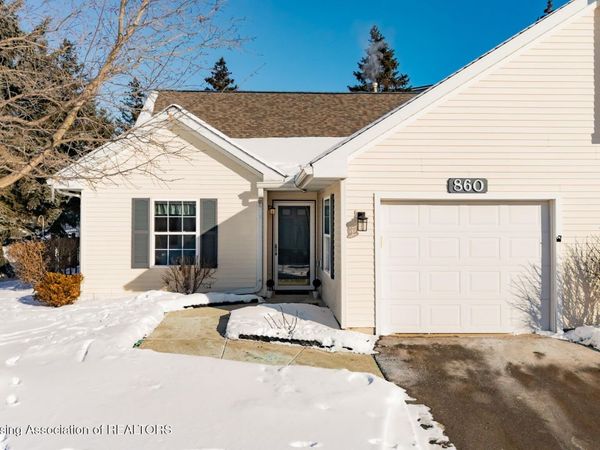 860 Lenna Keith Circle, East Lansing, MI 48823