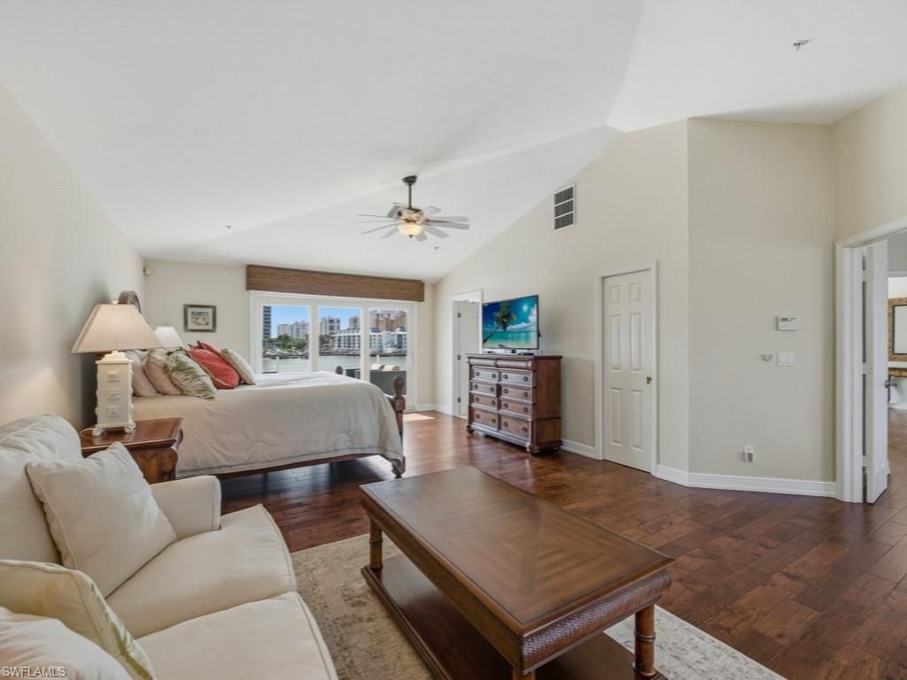 390 Oak Ave, Naples, FL 34108 Photo