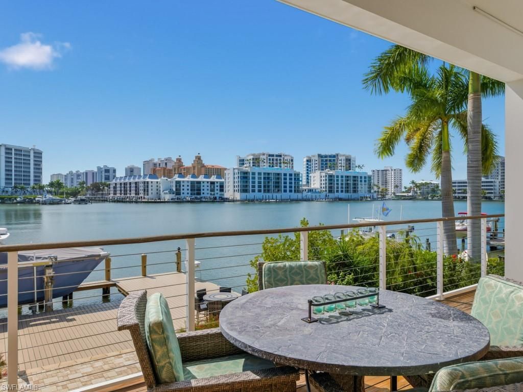 390 Oak Ave, Naples, FL 34108 Photo