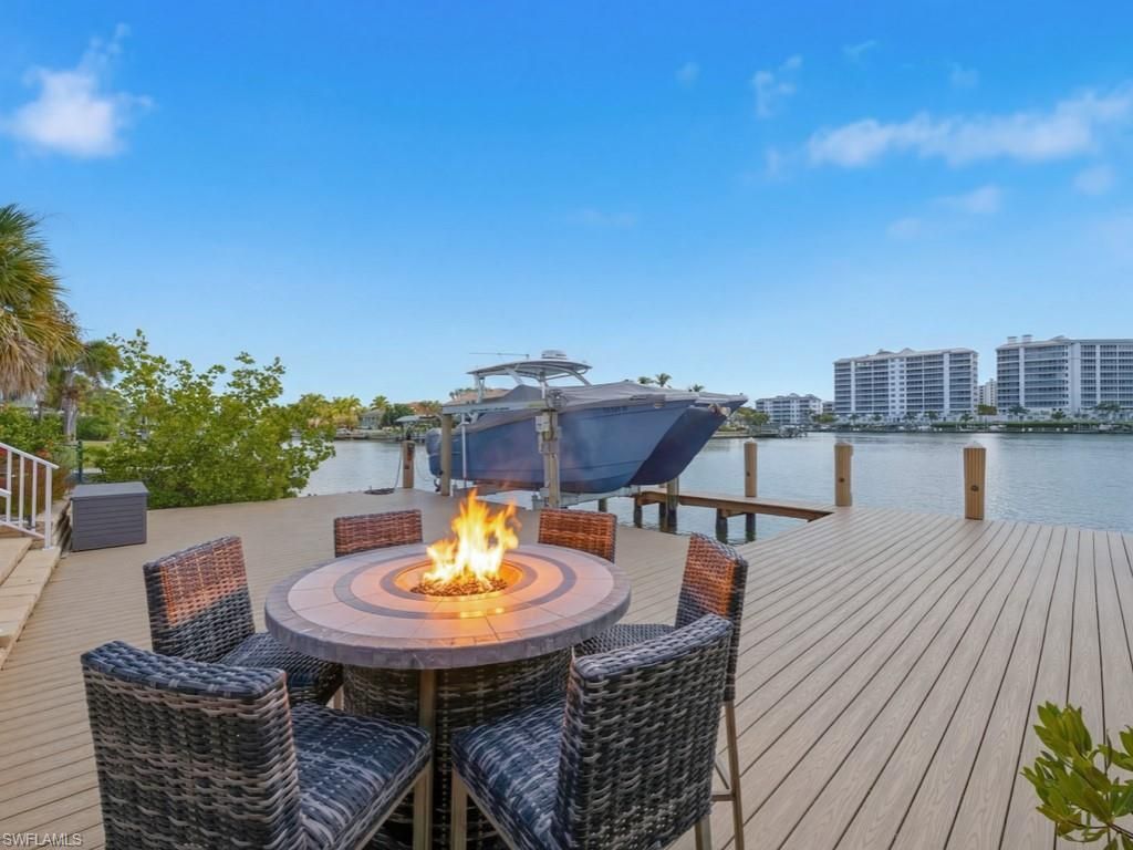 390 Oak Ave, Naples, FL 34108 Photo