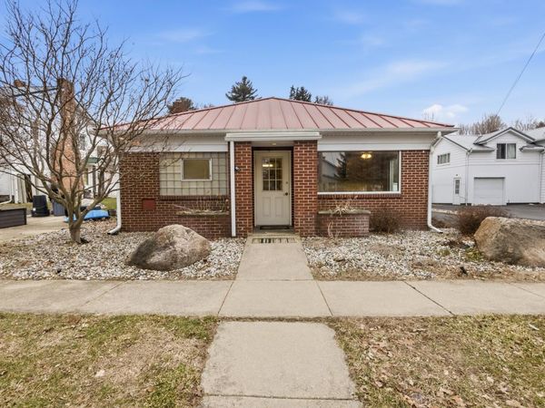 214 South Street, Jonesville, MI 49250