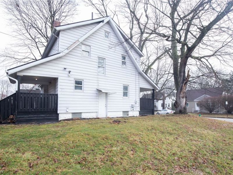 2462 Edwin Avenue, Akron, OH 44314 Photo 2