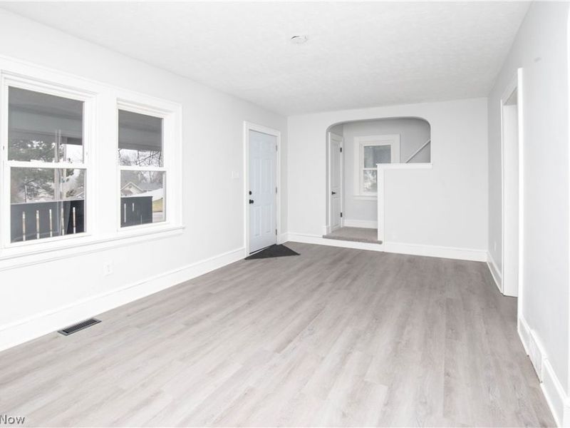 2462 Edwin Avenue, Akron, OH 44314 Photo 5