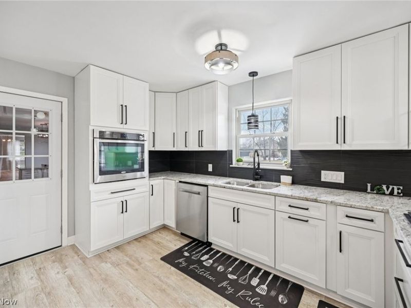 1050 Lake View Drive, Zanesville, OH 43701 Photo 12