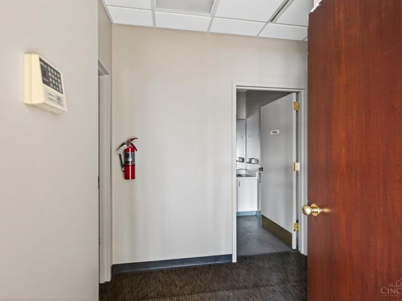 3443 Edwards Road, Cincinnati, OH 45208 Photo 12