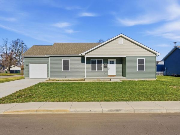 910 Vine Street , Washington Court House, OH 43160