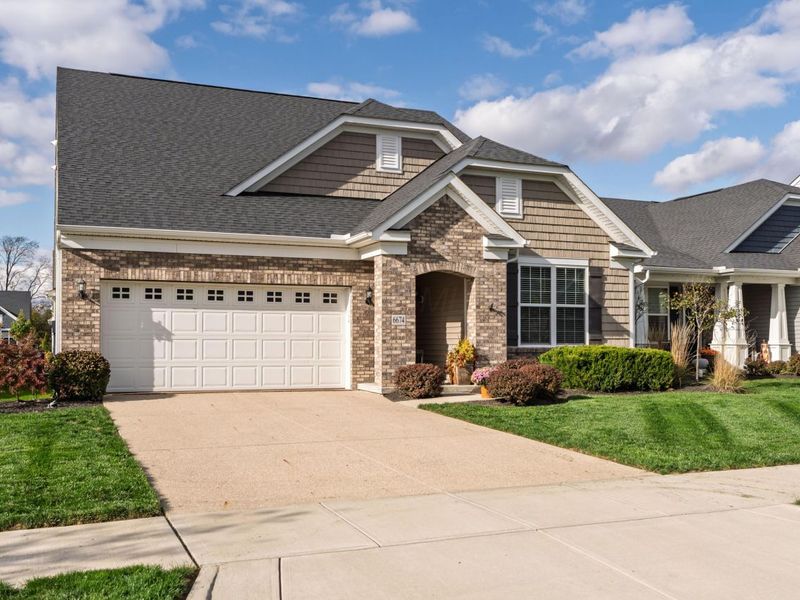 6674 Cat Singer Circle S, Hilliard, OH 43026 Photo 2