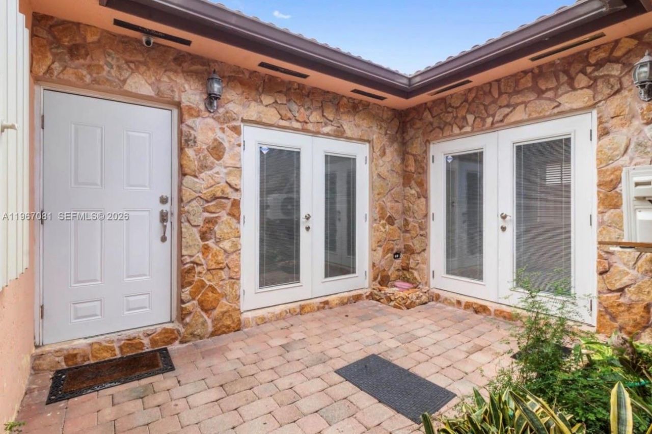 23160 SW 113th Psge, Miami, FL 33170 Main Photo