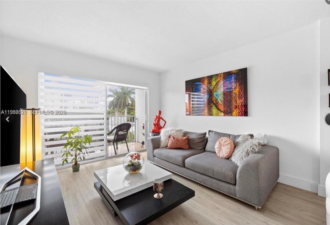 2530 SW 3rd Ave , Unit 305, Miami, FL 33129 Photo