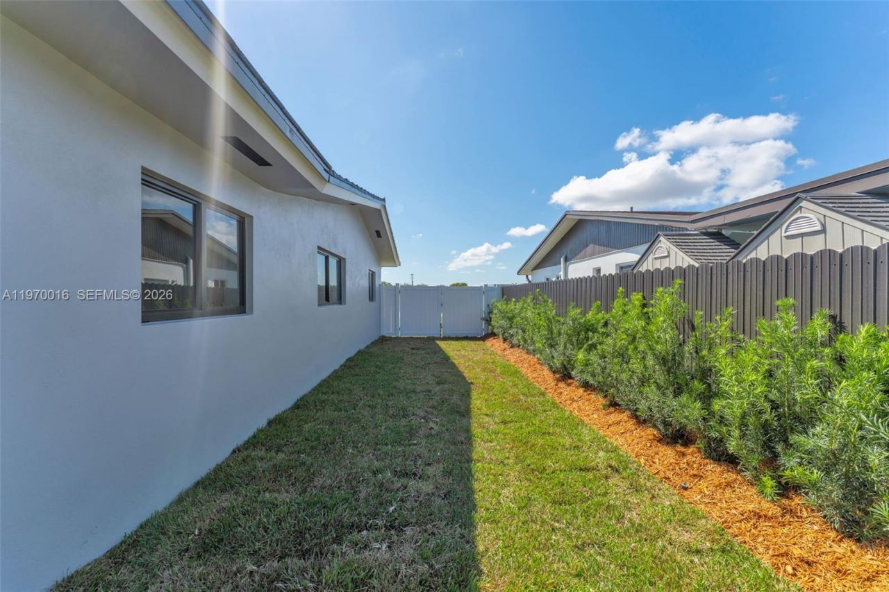 9381 SW 62nd St, Miami, FL 33173 Photo