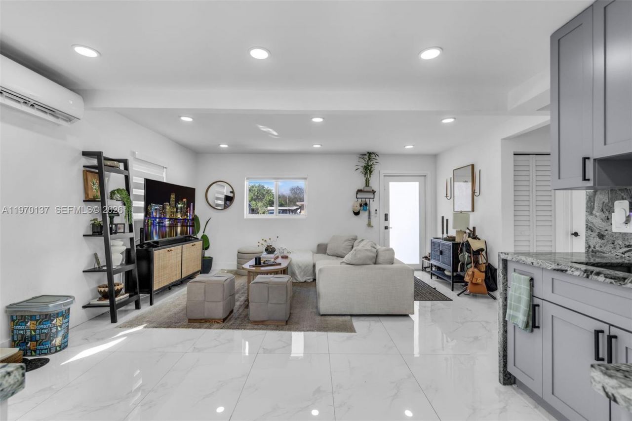 2020 NW 83rd Ter , Miami, FL 33147 Photo