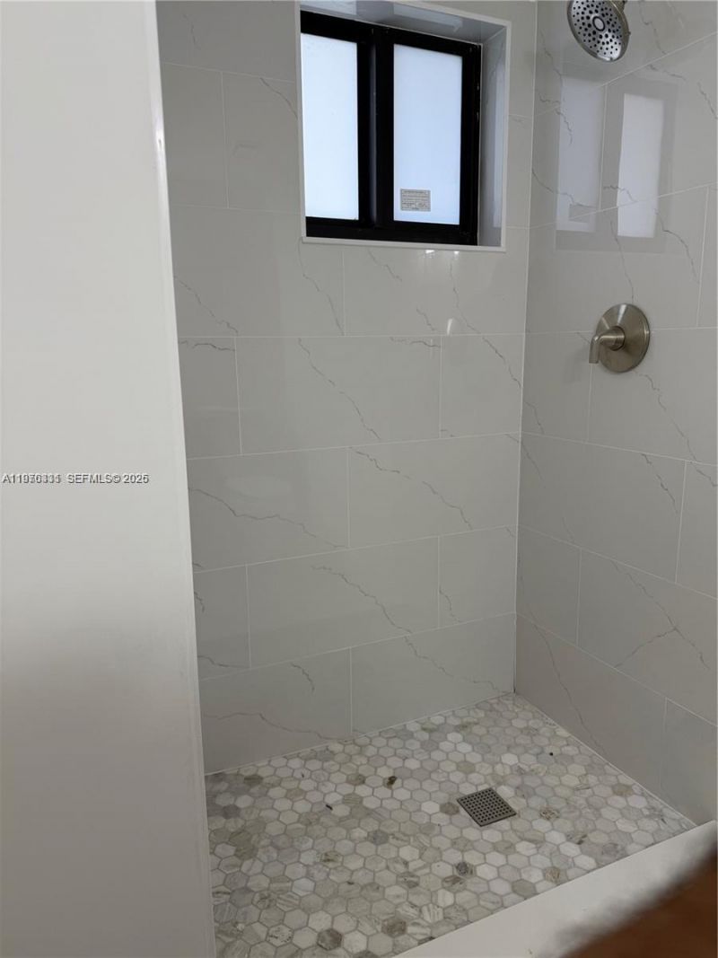 20281 E Country Club Dr , Unit CAB19, Aventura, FL 33180 Photo